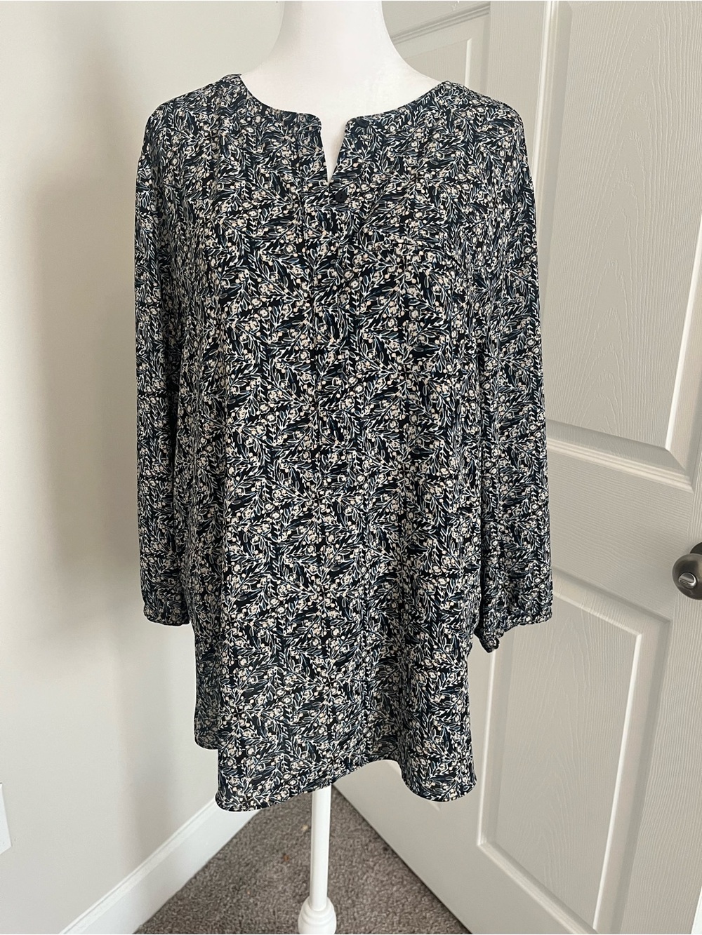 NYDJ Black Pintuck Floral Blouse Size XL